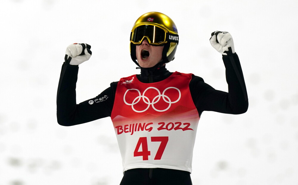 Pekinas olimpisko spēļu sacensībās no lielā tramplīna uzvar norvēģis Lindvīks