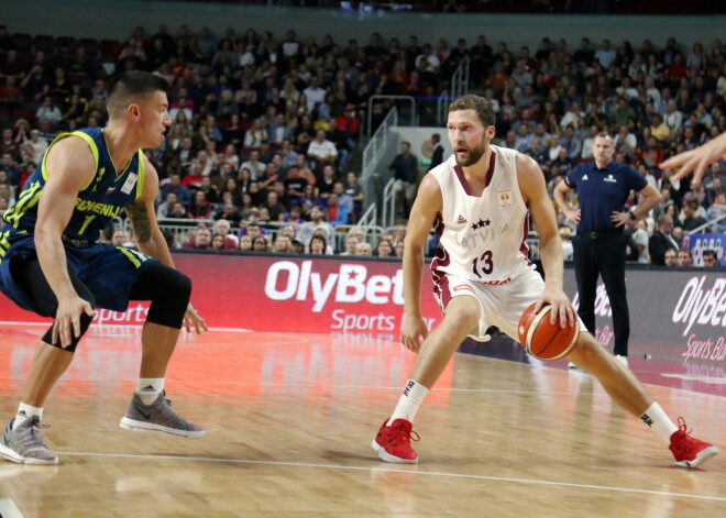 Latvijas basketbola izlases kandidātu sarakstā spēlēm pret Beļģiju iekļauts arī Jānis Strēlnieks