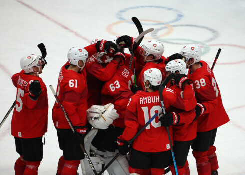 Šveices hokejisti izslēdz Čehiju, Kanāda aptur Ķīnu, iekļūstot ceturtdaļfinālā