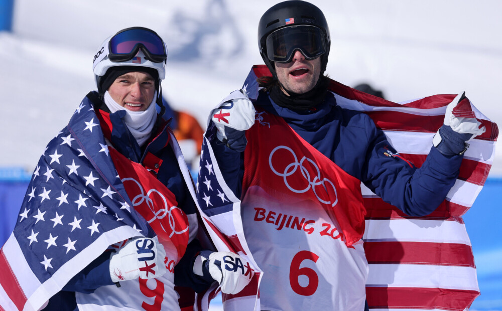 US freestyle skiers Hall and Gaper win a double victory in the sloup