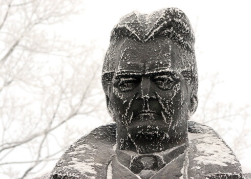 Pēc Aizkraukles novada domes deputāta rosības ne tikai Skrīveros sākuši domāt par Andreja Upīša vārda piedienīgumu Latvijas pilsētu ielu nosaukumos.