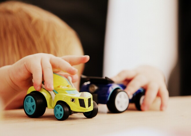 Eiropas Parlaments vēlas stingrākus noteikumus bērnu aizsardzībai no nedrošām rotaļlietām