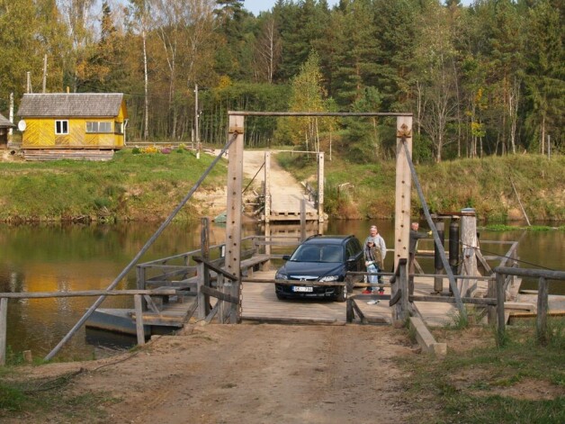 Kārtējo reizi tiek ziņots, ka Līgatnes pārceltuvi ar laiku nomainīs tilts.