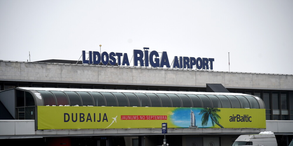 В Рижском аэропорту из-за дыма в самолете эвакуированы 18 человек