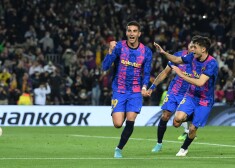UEFA Eiropas līgas izslēgšanas turnīrs sākas ar neizšķirtu "Barcelona" un "Napoli" spēli