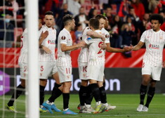 UEFA Eiropas līgas izslēgšanas turnīa pirmajās spēlēs uzvar arī "Atalanta", "Sevilla" un "Porto"
