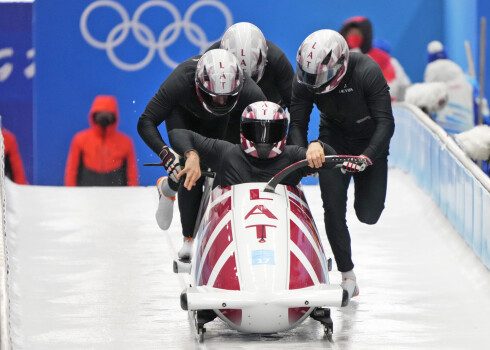 Pekinas spēlēs trasē dosies Latvijas bobslejisti, ātrslidošanā startēs Silovs un 50 kilometru slēpojumā - Vīgants ar Slotiņu