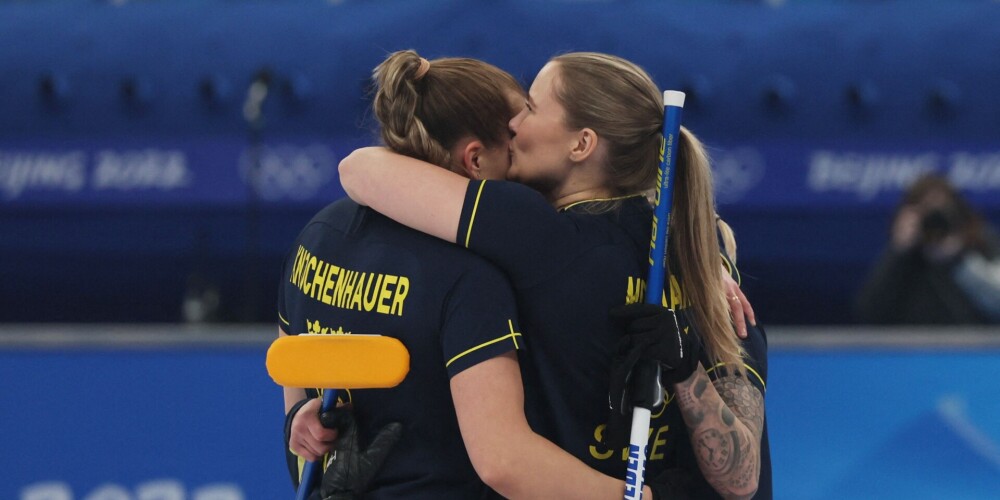 Pekinas olimpisko spēļu sieviešu kērlinga turnīrā bronzas medaļas izcīna zviedrietes