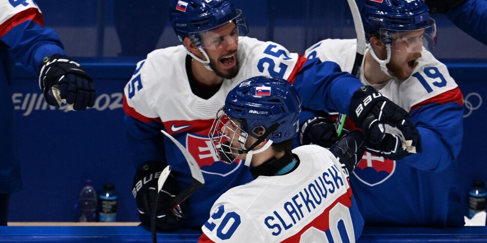 17 gadus vecais Slafkovskis aizved Slovākijas hokeja izlasi līdz negaidītai bronzai