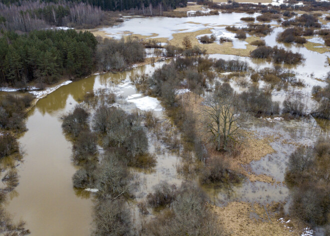 Pirmdien Latviju sasniegs jauns ciklons; pieaugs plūdu risks