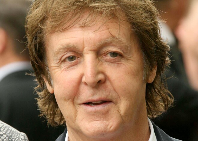 Пол Маккартни призывает отказаться от тестирования косметики на животных