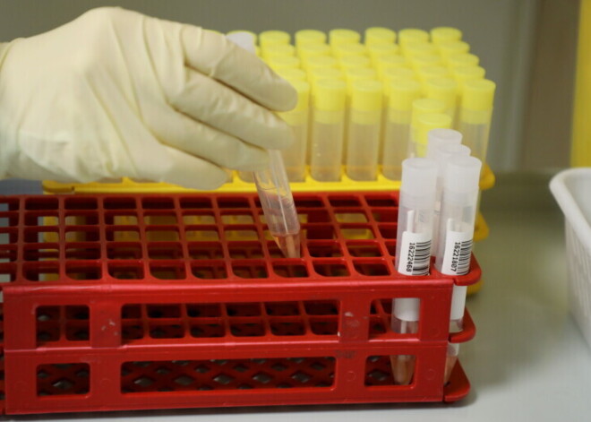 В латвийских пансионатах коронавирусом болеют около 500 человек