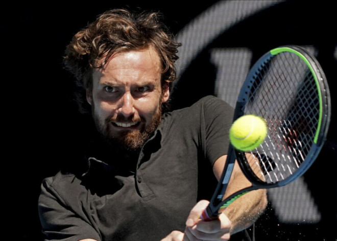 Gulbis Po "Challenger" turnīra pirmajā kārtā svin uzvaru trīs setos