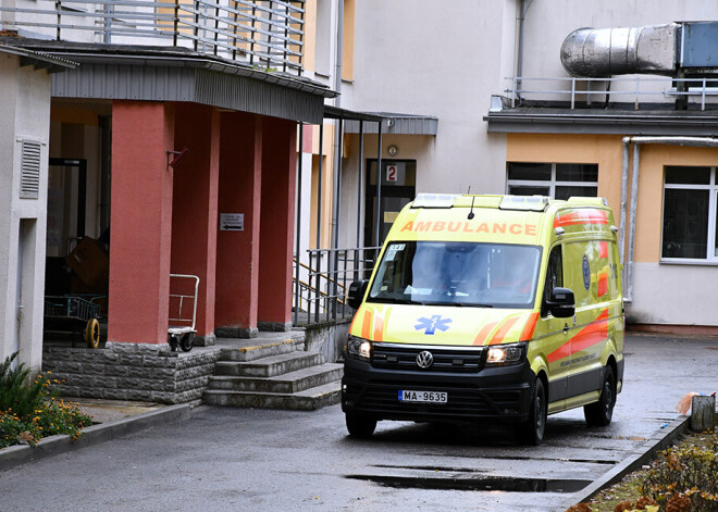 Latvijas slimnīcās nedaudz samazinājies Covid-19 pacientu skaits