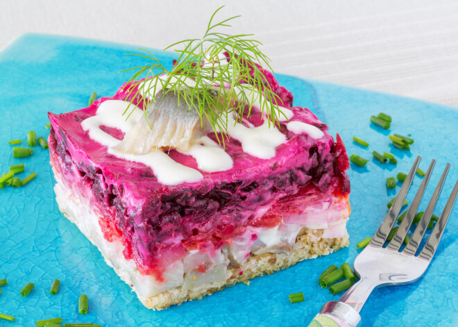 Чтобы селедка под шубой получилась вкуснее, нужно просто изменить порядок слоев