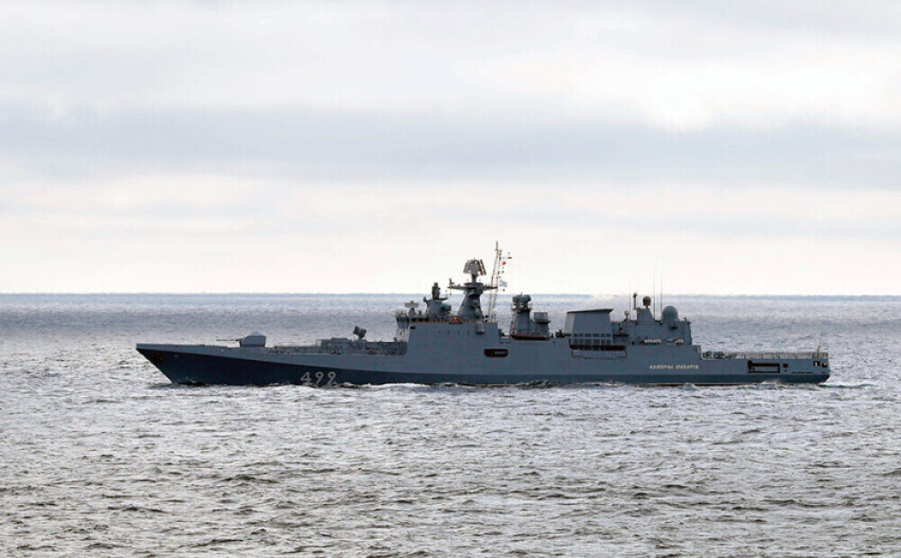 Krievijas kuģis Melnajā jūrā notriecis savu lidmašīnu