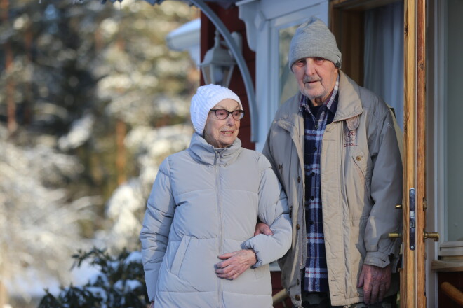 Veltiņa ar savu Lāci, kā sirsnīgi dēvē dzīvesbiedru Visvaldi.