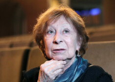  Lija Ahedžakova Latvijas skatītājiem pazīstama no filmām "Dienesta romāns", "Likteņa ironija jeb Vieglu garu" un citām.