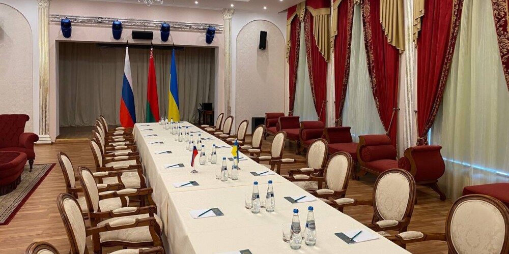 Ukrainas delegācija sarunām ar Krieviju ieradusies pie robežas ar Baltkrieviju