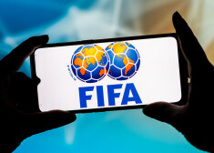 FIFA nediskvalificē Krieviju, bet aizliedz spēlēt zem sava karoga