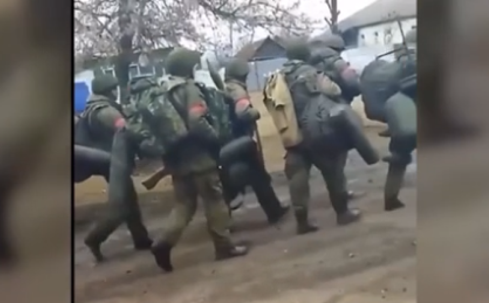 Клип вернитесь живыми домой. Русские солдаты на Украине. Солдат Вернись домой живым. Вернись живым из Украины.
