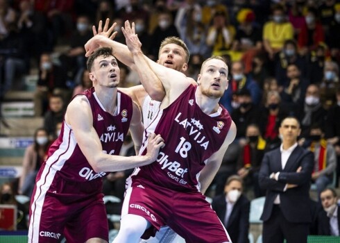 Latvijas basketbolisti PK kvalifikācijas turnīrā uzvar Beļģiju un kvalificējas nākamajai kārtai