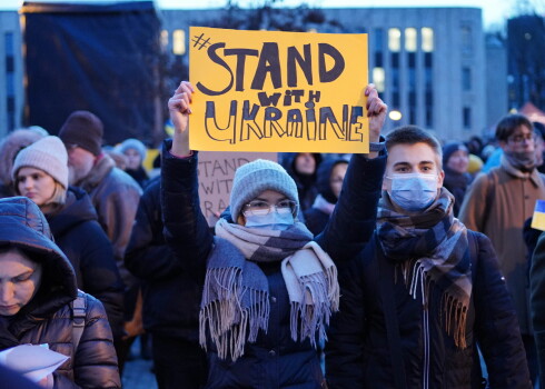 Protests pret Krievijas agresiju Ukrainā pie Krievijas vēstniecības Rīgā.