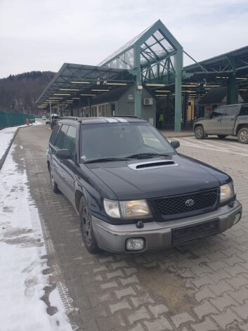 Tikai daži no automobiļiem, kurus sagādājuši latvieši.