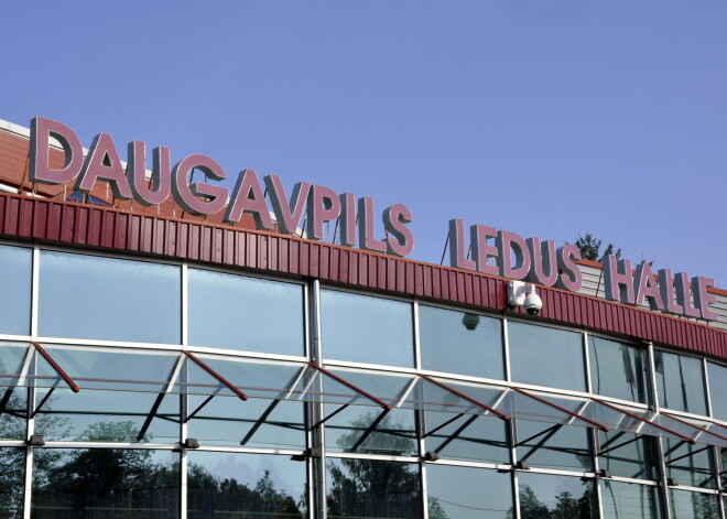 Šonakt Daugavpilī ieradīsies pirmais autobuss ar bērniem-hokejistiem no Ukrainas