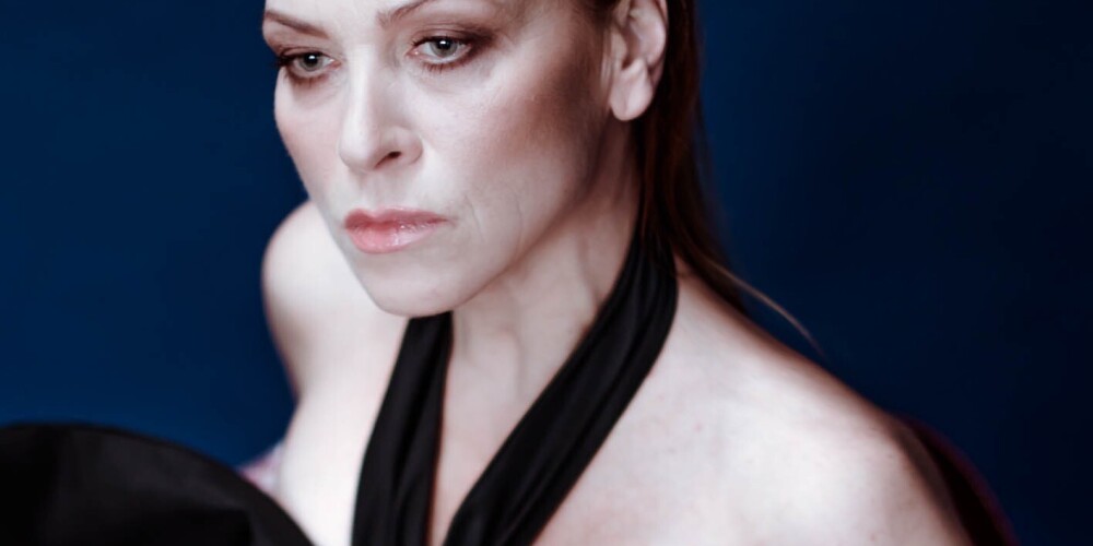 "Sirds ir muskulis, kas jātrenē, lai izturētu grūtākus brīžus, un es to trenēju, strādājot pie savām lomām," atzīst Inese Kučinska.