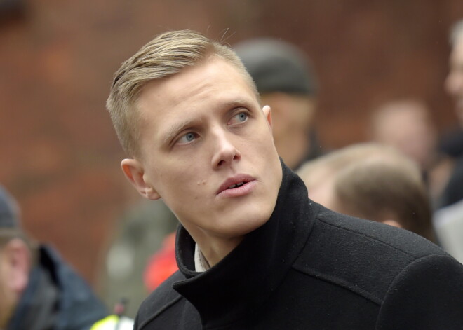 Аннулировать вид на жительство в Латвии предлагают за публичное прославление войны