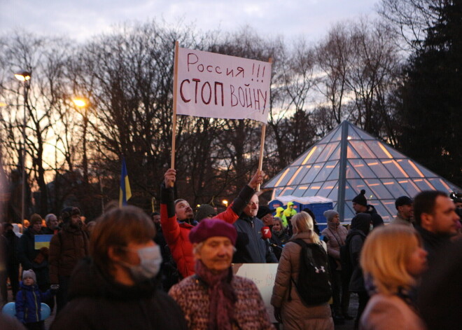 Сохраняйте спокойствие! Полиция призывает не нарушать законы, протестуя против войны в Украине