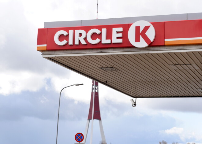 "Circle K Latvia" pātrauc Krievijas preču tirdzniecību un Ukrainai ziedo degvielu 10 000 eiro vērtībā