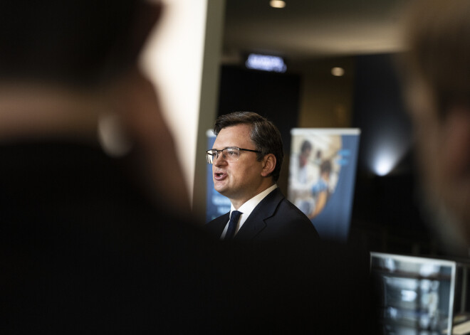 Kuleba: neslēdzot Ukrainas gaisa telpu, NATO būs līdzatbildīga par kara sekām