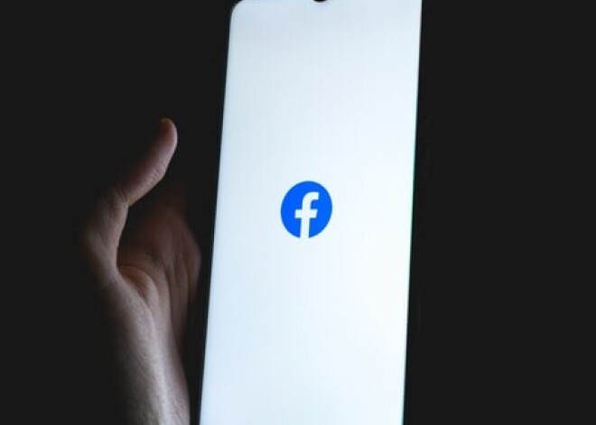 Ar biedējošām viltus ziņām zog "Facebook" lietotāju piekļuves datus