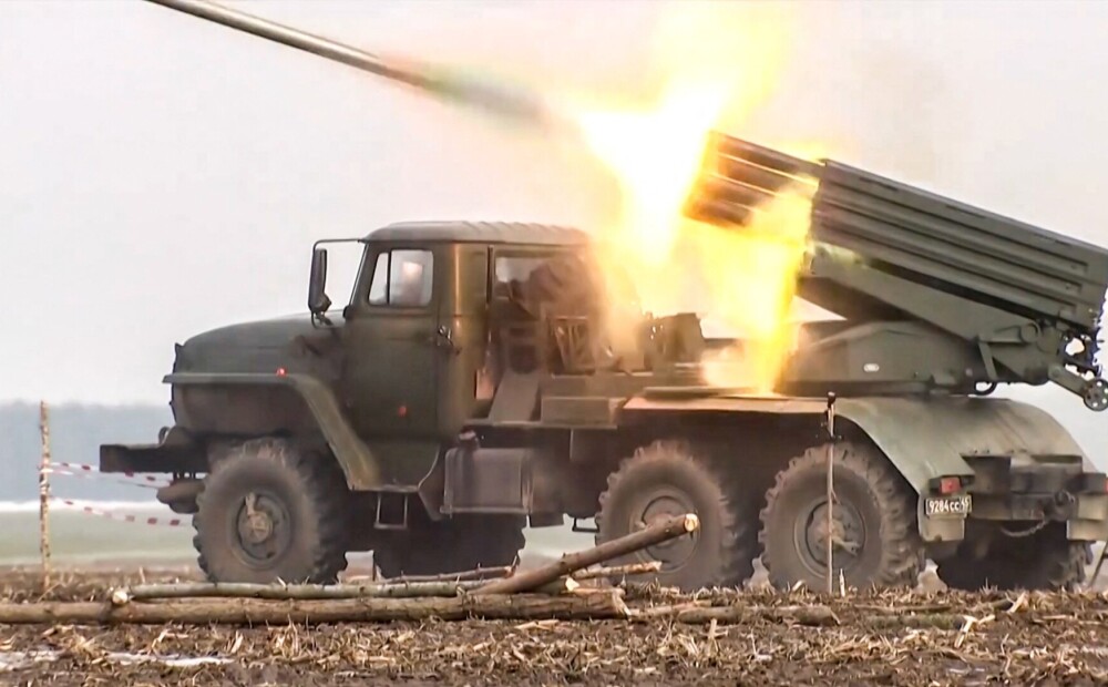 Krievijas spēki sākuši ar smagajiem ieročiem apšaudīt evakuēt paredzēto Volnovahu