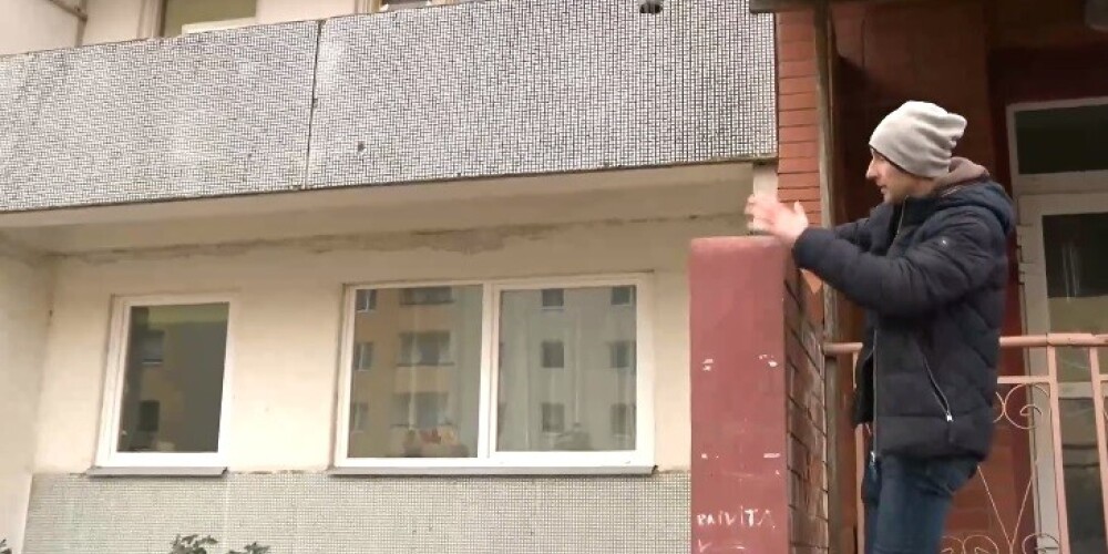 Латвиец после расставания с девушкой влез через балкон в ее квартиру, чтобы забрать телевизор