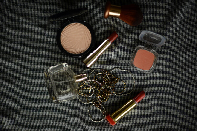 Protams, vaina nav ražotājos, bet gan lietotājās – lielākā daļa nekad nemazgā otiņas un sūkļus un neievēro derīguma termiņus.