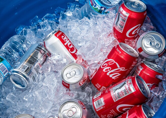 "Coca-Cola" nolemj apturēt darbību Krievijā