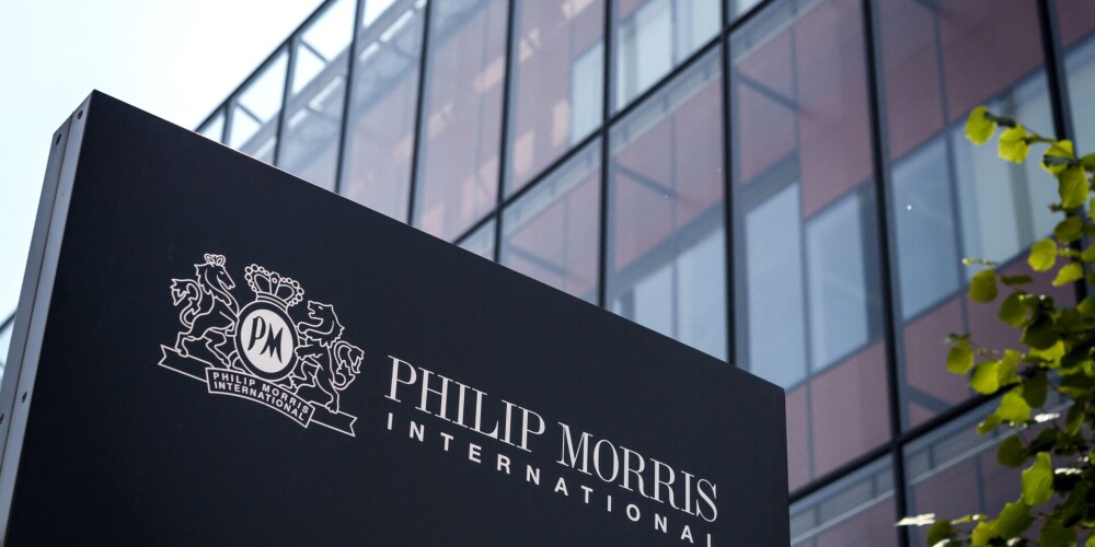 Tabakas gigants "Philip Morris International" samazina ražošanu un aptur investīcijas Krievijā