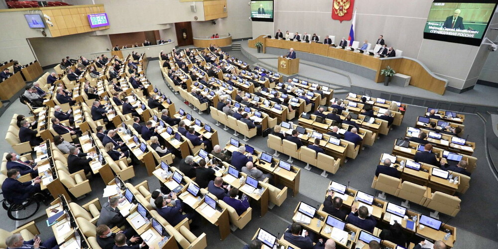Lielbritānija nosaka sankcijas 386 Krievijas Valsts domes deputātiem