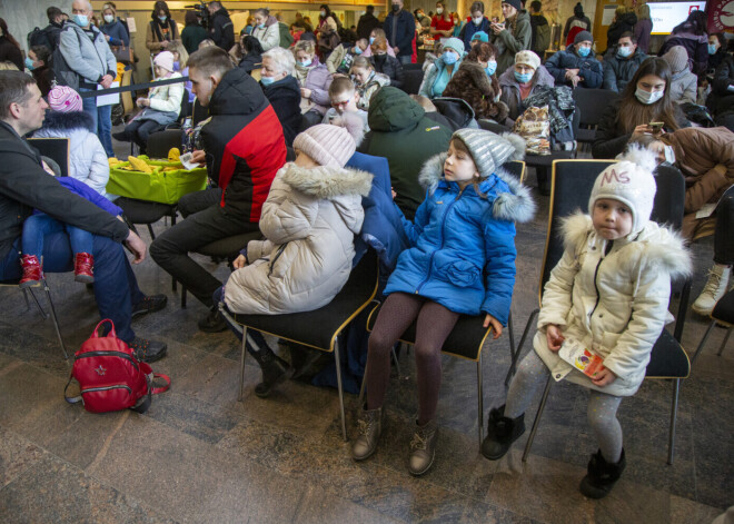 Staķis: ukraiņu bēgļu vecākiem piedāvā bērnus sūtīt latviešu valodas plūsmas skolās