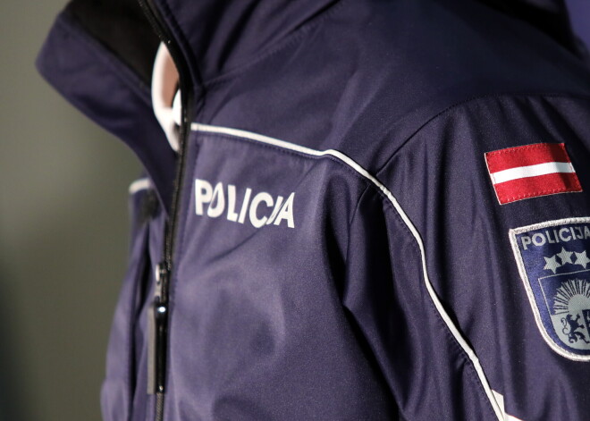 Policija noskaidrojusi aizdomās par smaga nozieguma izdarīšanu meklētā vīrieša identitāti