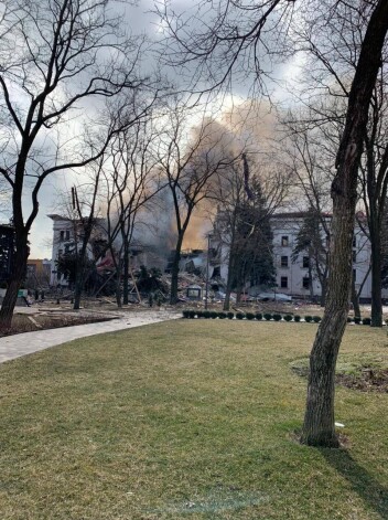 Mariupoles Drāmas teātris, kuru bombardējuši krievu spēki.