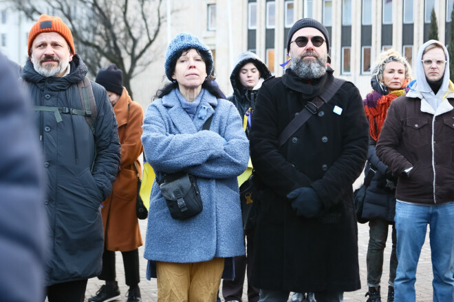 Dailes teātra mākslinieciskais direktors, režisors Viesturs Kairišs ar kundzi scenogrāfi un kostīmu mākslinieci Ievu Jurjāni.