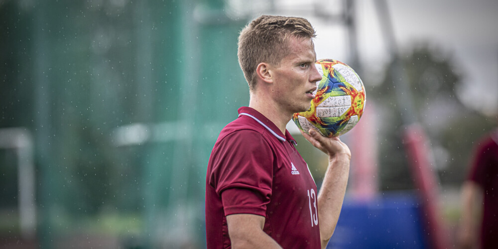 Latvijas futbola izlasē uz pārbaudes spēlēm pret Kuveitu un Azerbaidžānu izsaukti divi potenciālie debitanti