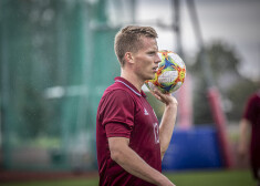 Latvijas futbola izlasē uz pārbaudes spēlēm pret Kuveitu un Azerbaidžānu izsaukti divi potenciālie debitanti