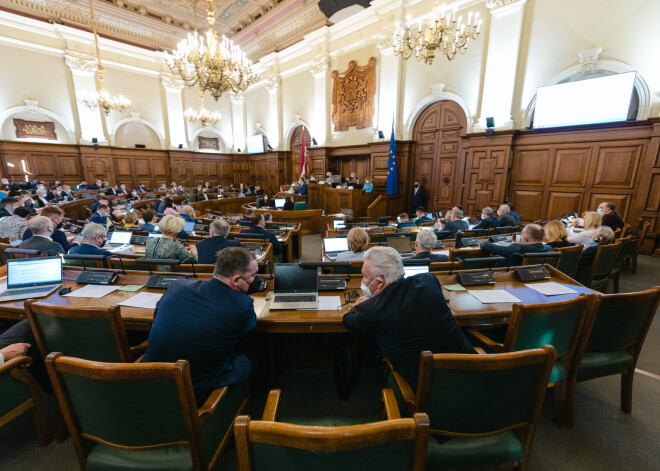 Saeima aicina ANO dalībvalstis nekavējoties rīkoties, lai izveidotu lidojumu aizlieguma zonu virs Ukrainas