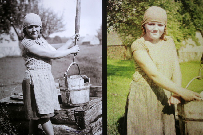 Zemnieku meiča pie akas Jaunraunas pagastā (1928. gads; foto: Pieminekļu valde).