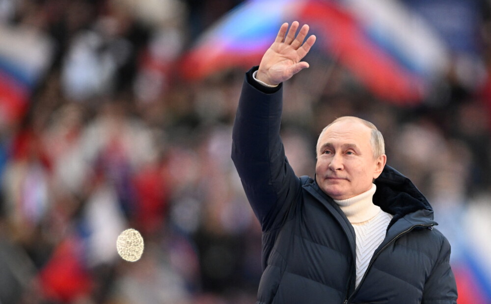 Putina dūnu jaciņa un džemperis par 18 tūkstošiem - šis brends palīdz ukraiņu bēgļiem